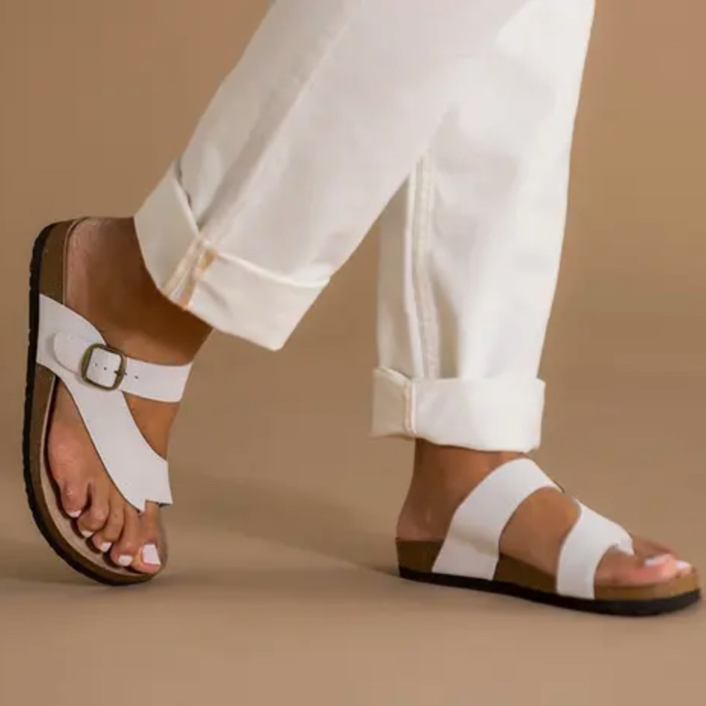 NWOB White Mountain Harley Footbed Leather Sandals